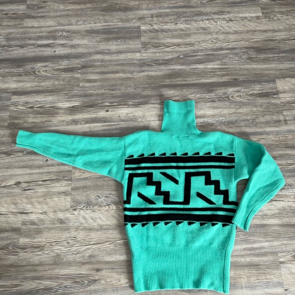 Vintage turtle neck sweater